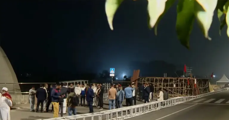 তারেক রহমানকে বিশাল সংবর্ধনা দিতে ৩০০ ফিটে প্রস্তুত করা হচ্ছে মঞ্চ